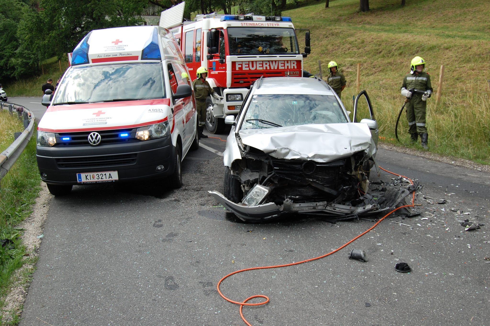 Verkehrsunfall Eingeklemmte Person